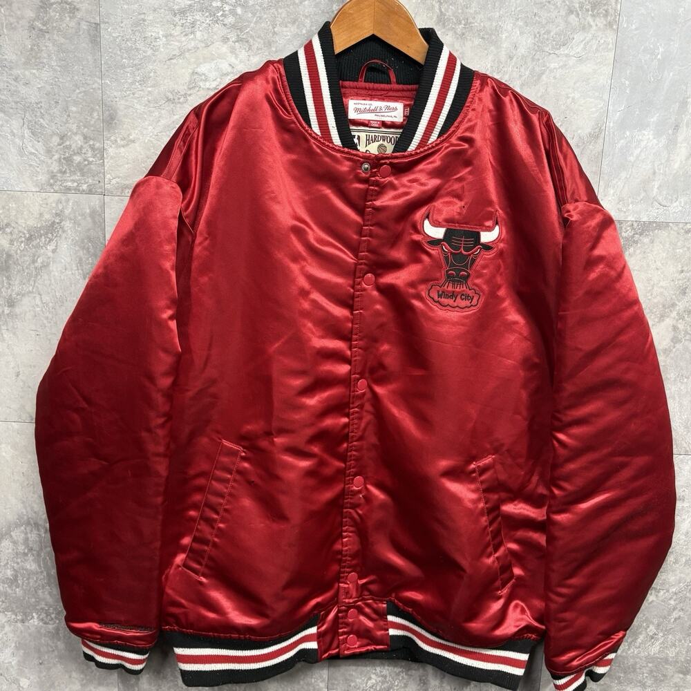 Vintage 90s Mitchell & Ness Chicago Bulls Windy City Satin Bomber XXL